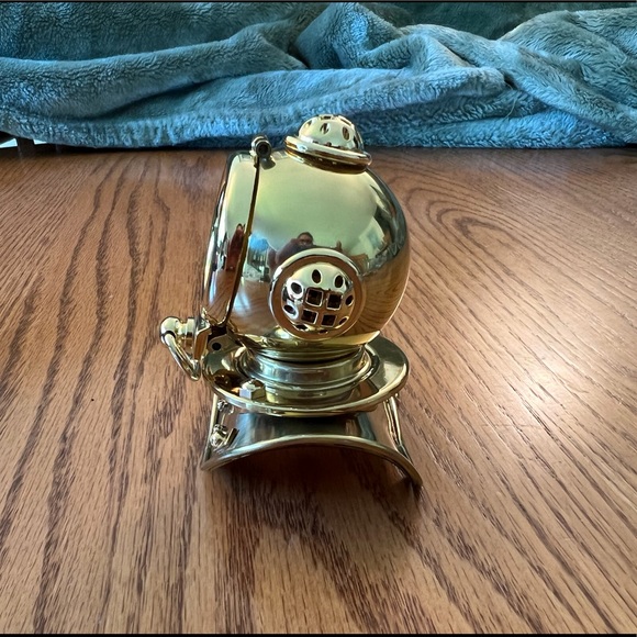 NIB Divers Helmet Clock - Picture 3 of 5